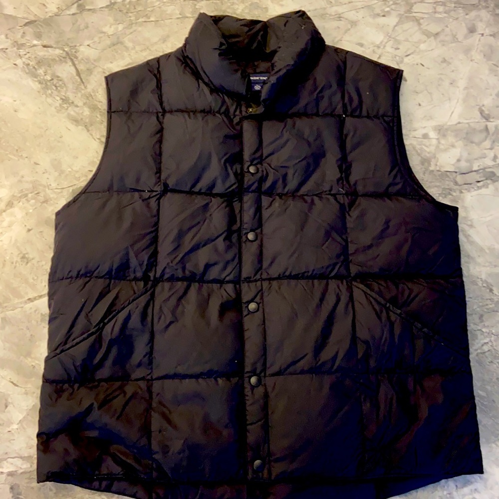 Land’s End Men’s down puffer vest!